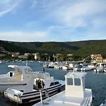 Apartment Martamare Martinšćica